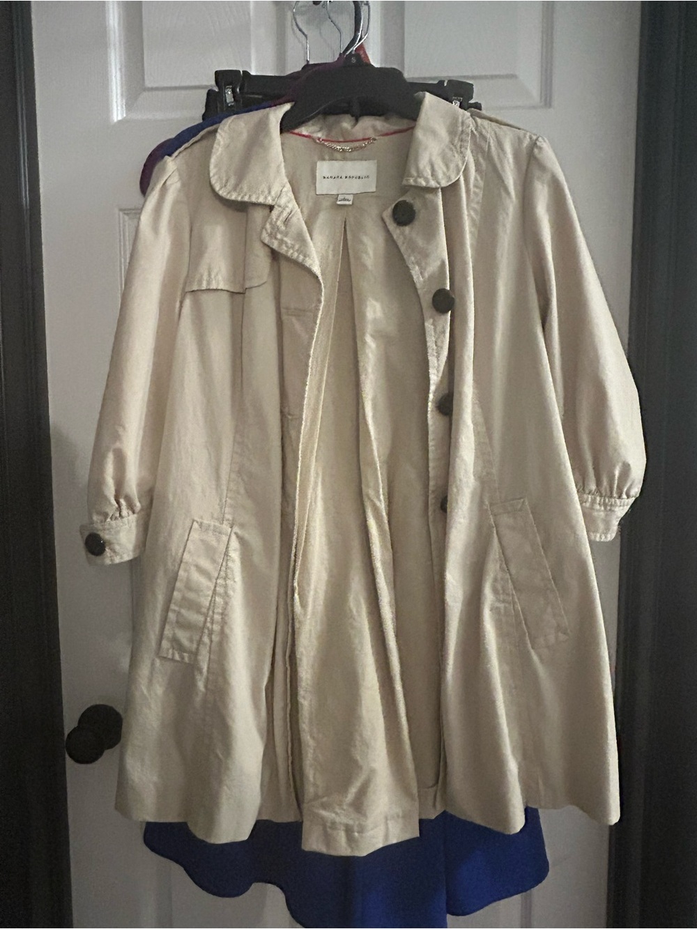 Banana Republic Beige/Cream Lightweight Trench Coat